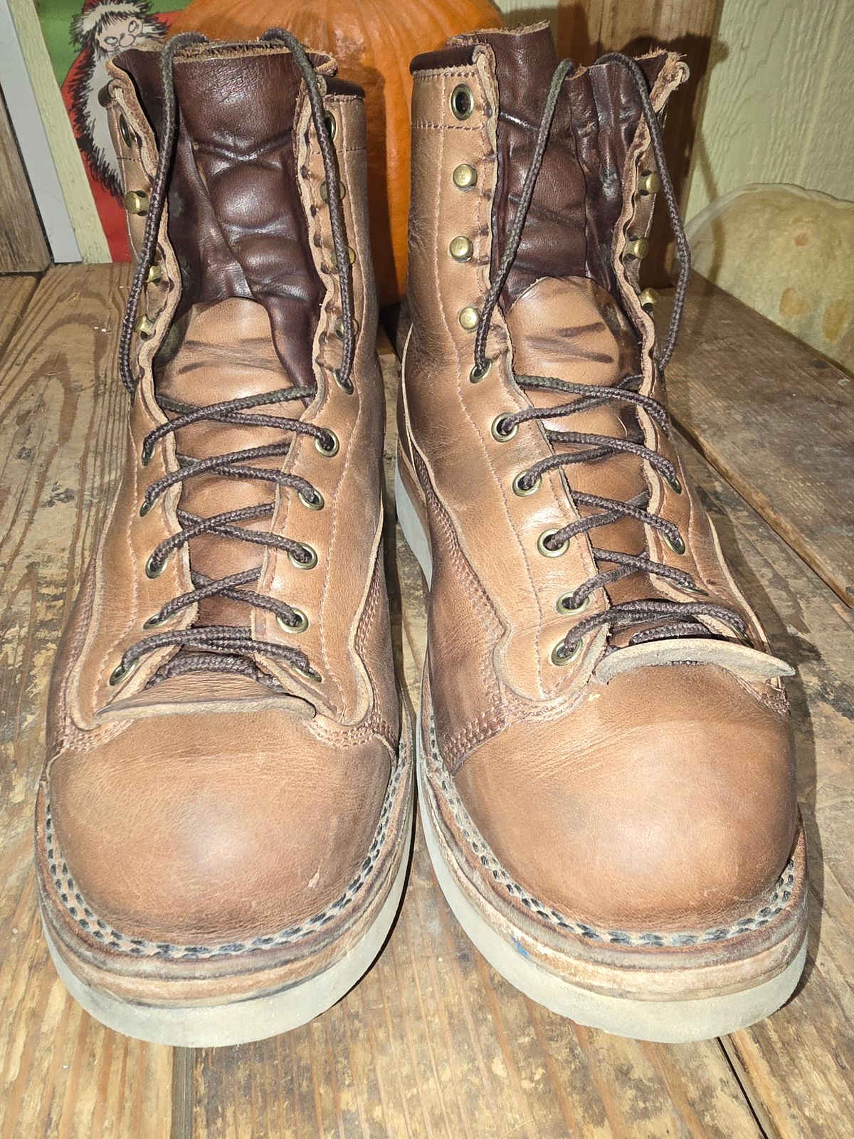 Photo by Thomas_Steed_ on December 3, 2024 of the Frank's Boots Monkey Boot in Horween Natural Chromexcel.