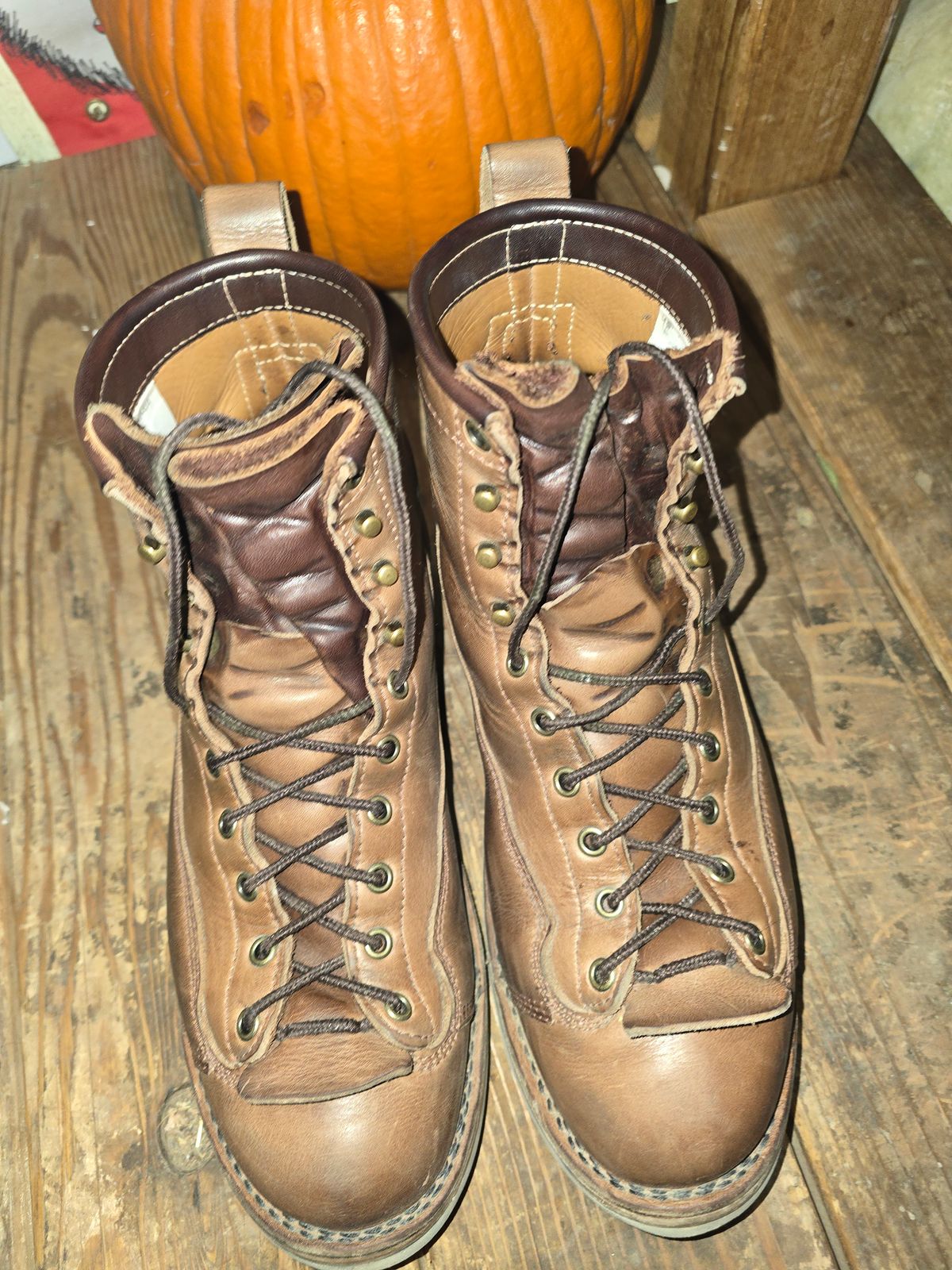 Photo by Thomas_Steed_ on December 3, 2024 of the Frank's Boots Monkey Boot in Horween Natural Chromexcel.