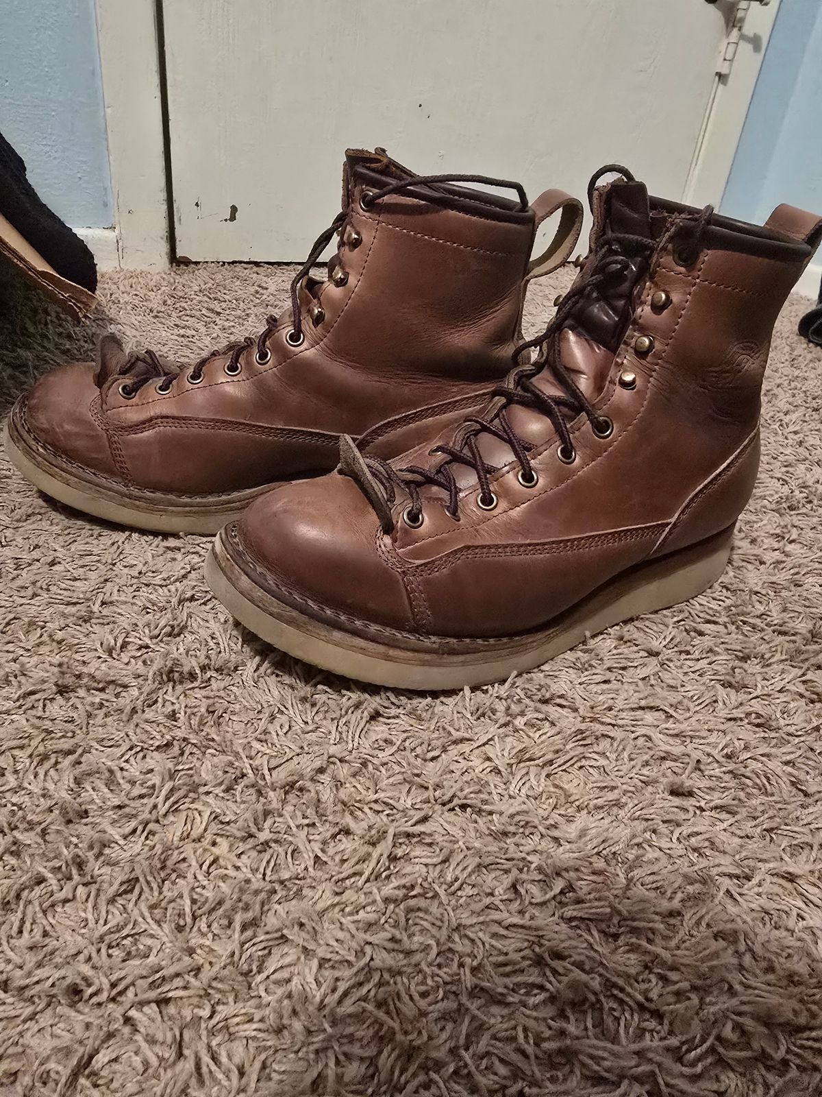 Photo by Thomas_Steed_ on January 3, 2025 of the Frank's Boots Monkey Boot in Horween Natural Chromexcel.