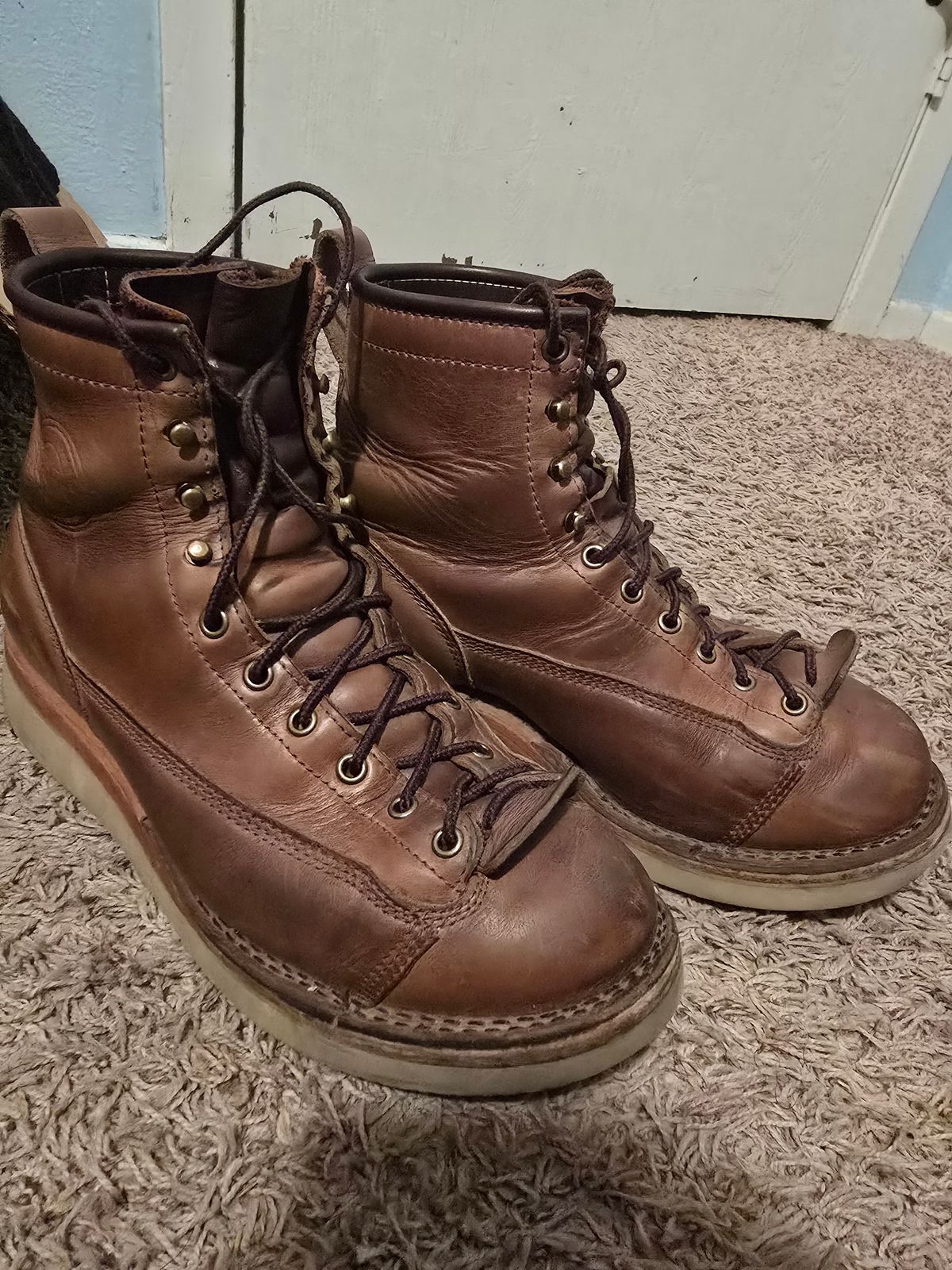 Photo by Thomas_Steed_ on January 3, 2025 of the Frank's Boots Monkey Boot in Horween Natural Chromexcel.