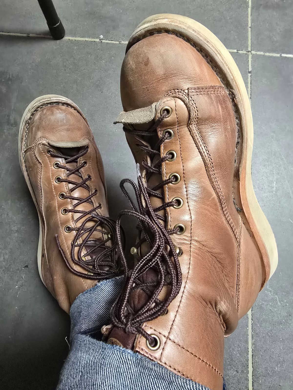 Photo by Thomas_Steed_ on January 5, 2025 of the Frank's Boots Monkey Boot in Horween Natural Chromexcel.