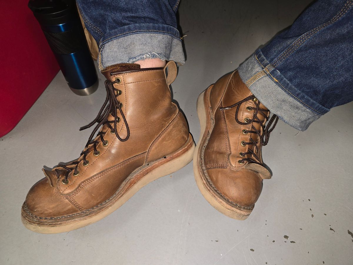 Photo by Thomas_Steed_ on February 2, 2025 of the Frank's Boots Monkey Boot in Horween Natural Chromexcel.