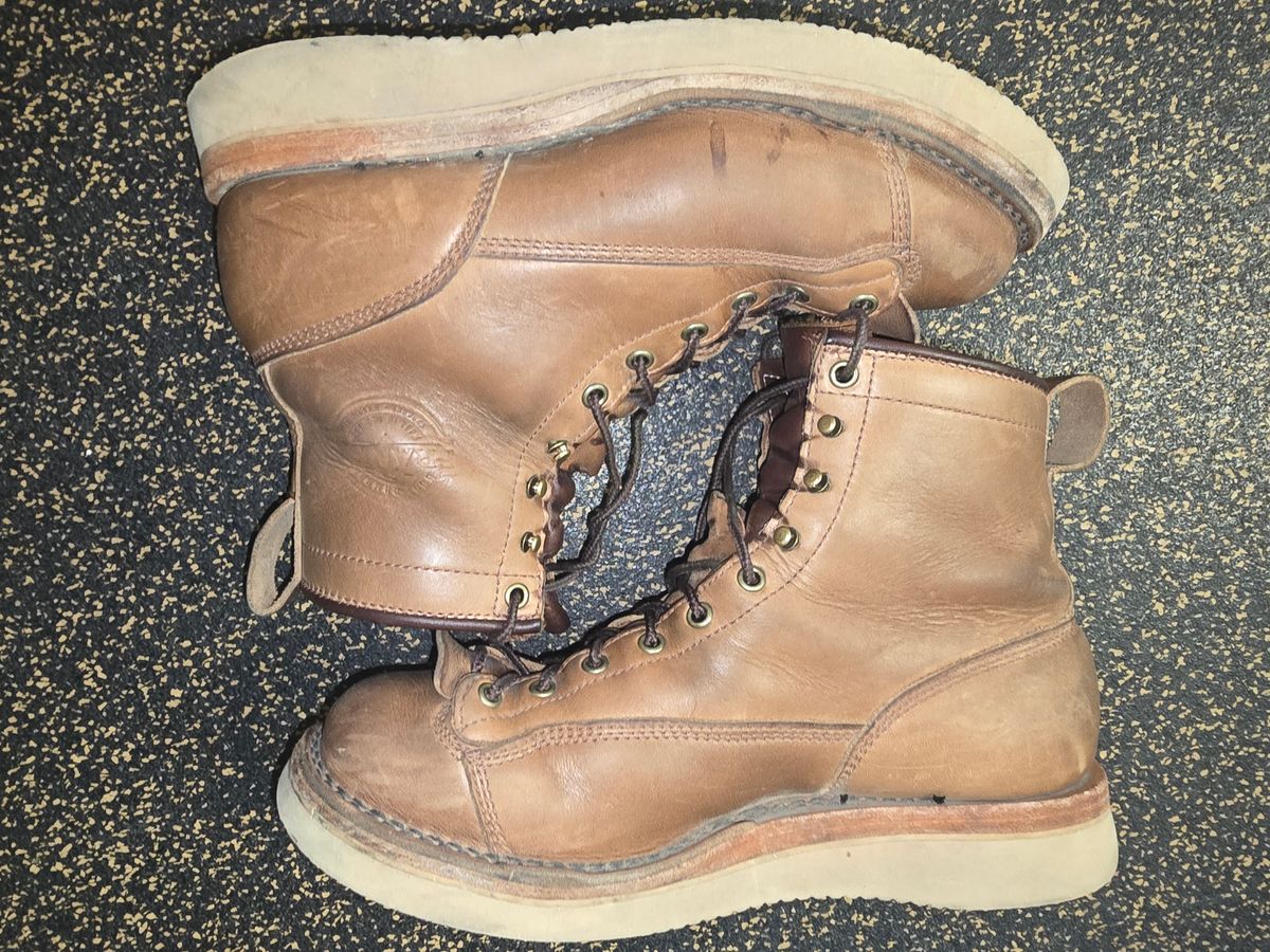 Photo by Thomas_Steed_ on February 2, 2025 of the Frank's Boots Monkey Boot in Horween Natural Chromexcel.