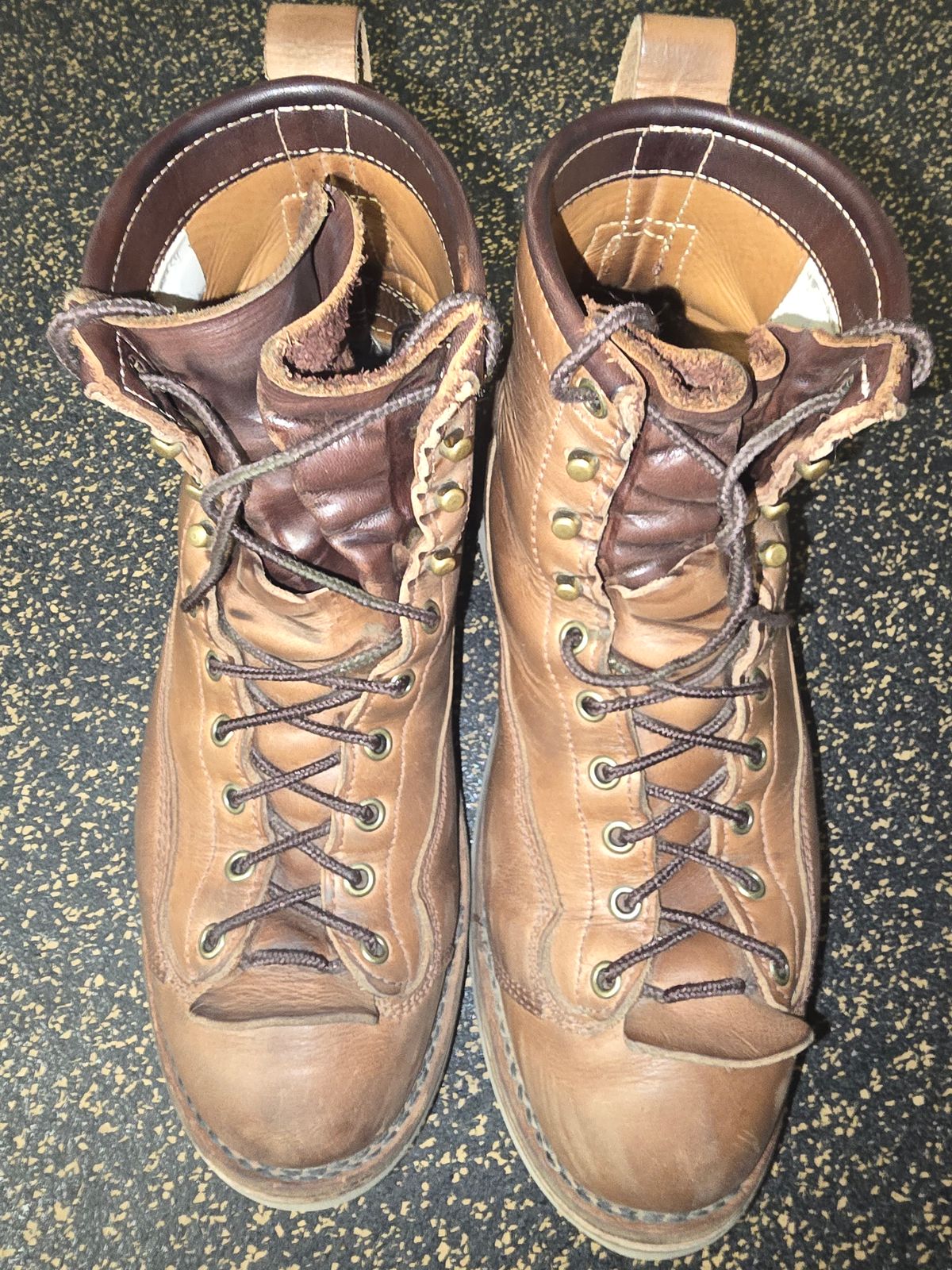 Photo by Thomas_Steed_ on February 2, 2025 of the Frank's Boots Monkey Boot in Horween Natural Chromexcel.