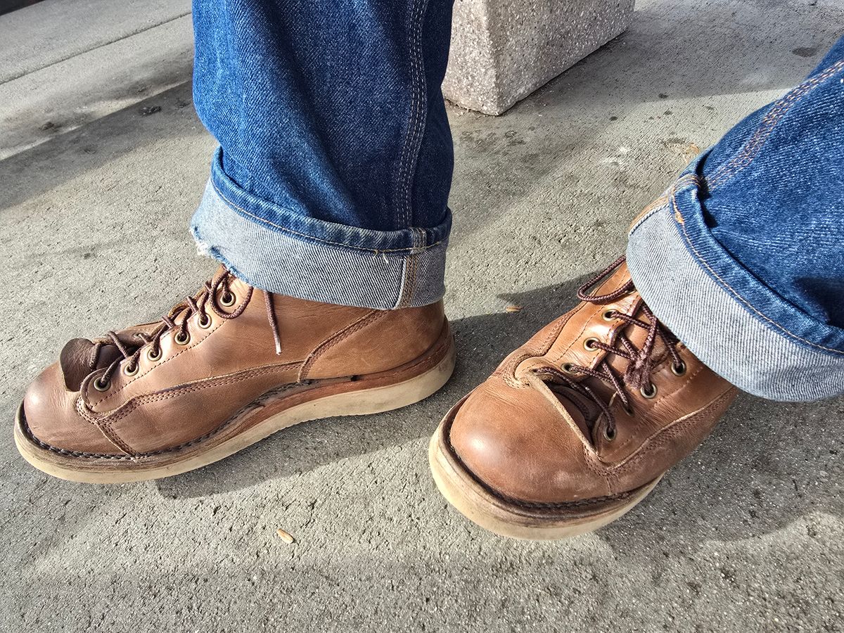 Photo by Thomas_Steed_ on March 4, 2025 of the Frank's Boots Monkey Boot in Horween Natural Chromexcel.