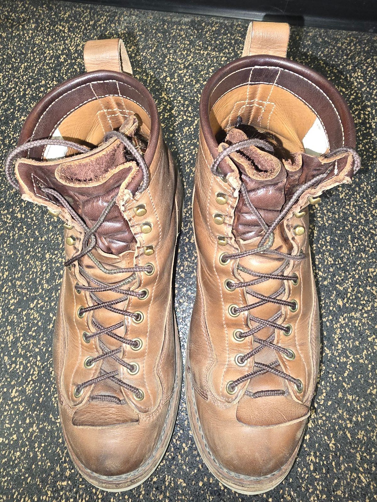 Photo by Thomas_Steed_ on March 5, 2025 of the Frank's Boots Monkey Boot in Horween Natural Chromexcel.