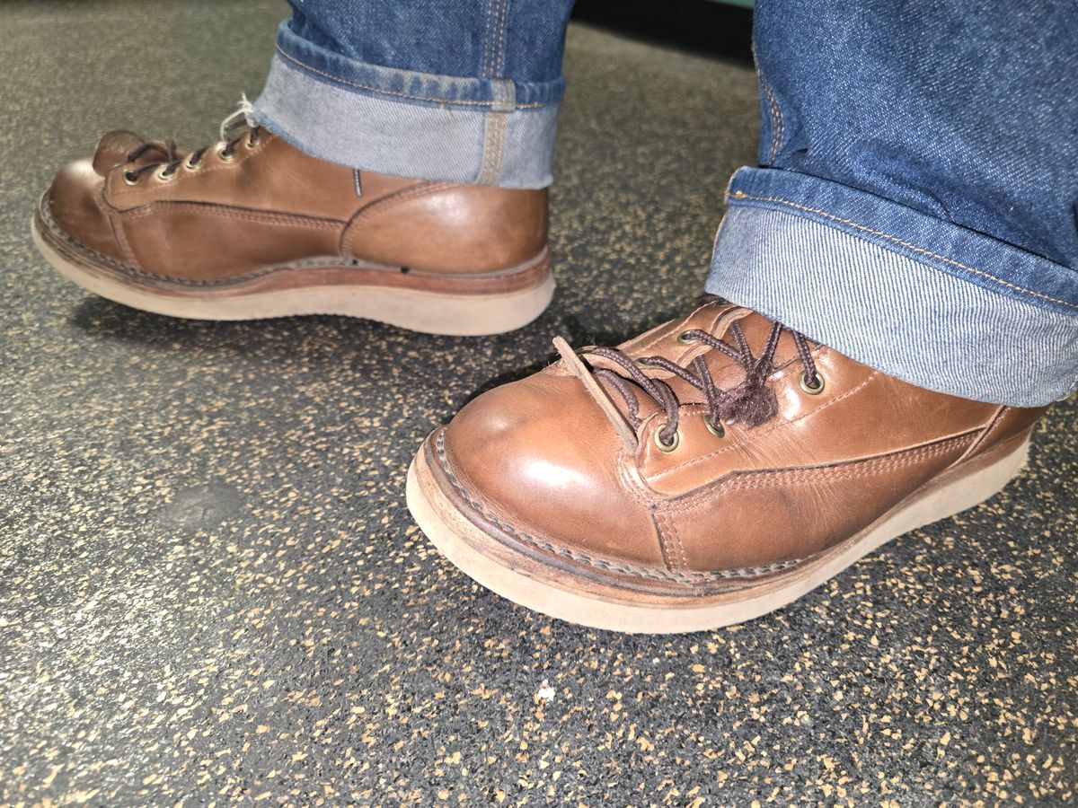 Photo by Thomas_Steed_ on March 9, 2025 of the Frank's Boots Monkey Boot in Horween Natural Chromexcel.