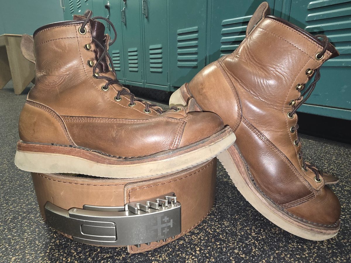 Photo by Thomas_Steed_ on April 1, 2025 of the Frank's Boots Monkey Boot in Horween Natural Chromexcel.
