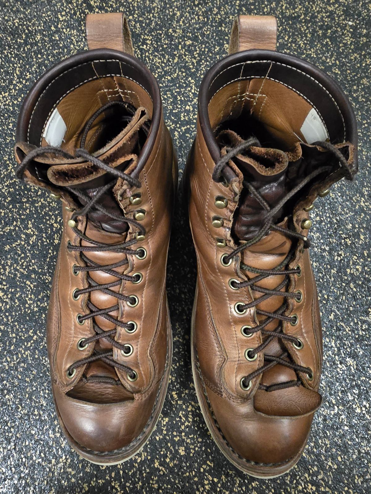 Photo by Thomas_Steed_ on April 1, 2025 of the Frank's Boots Monkey Boot in Horween Natural Chromexcel.