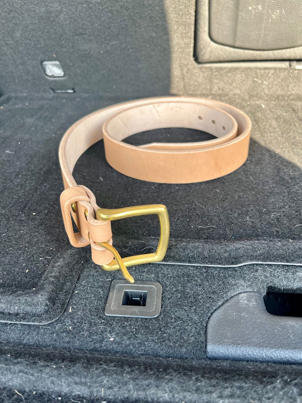 Photo by Sody101 on October 1, 2025 of the Carmine Jack Leather Shipyard Belt in J&FJ Baker Natural Oak Bark Tanned Harness.