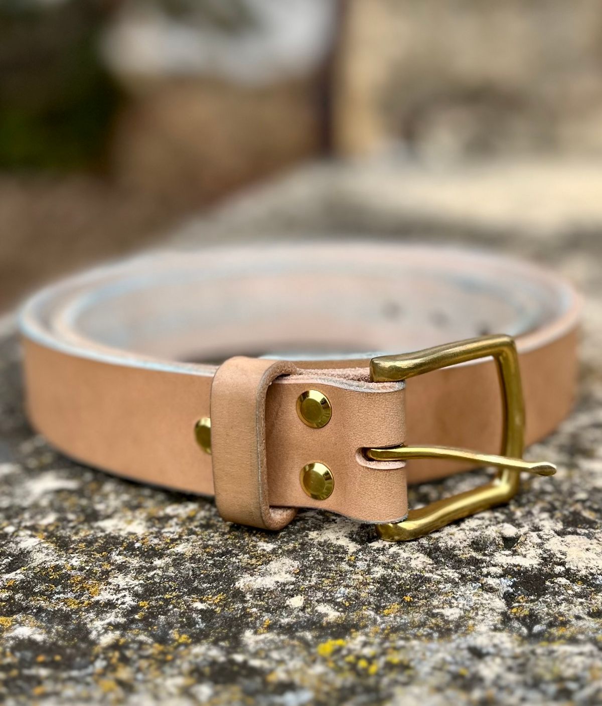 Photo by Sody101 on November 2, 2025 of the Carmine Jack Leather Shipyard Belt in J&FJ Baker Natural Oak Bark Tanned Harness.