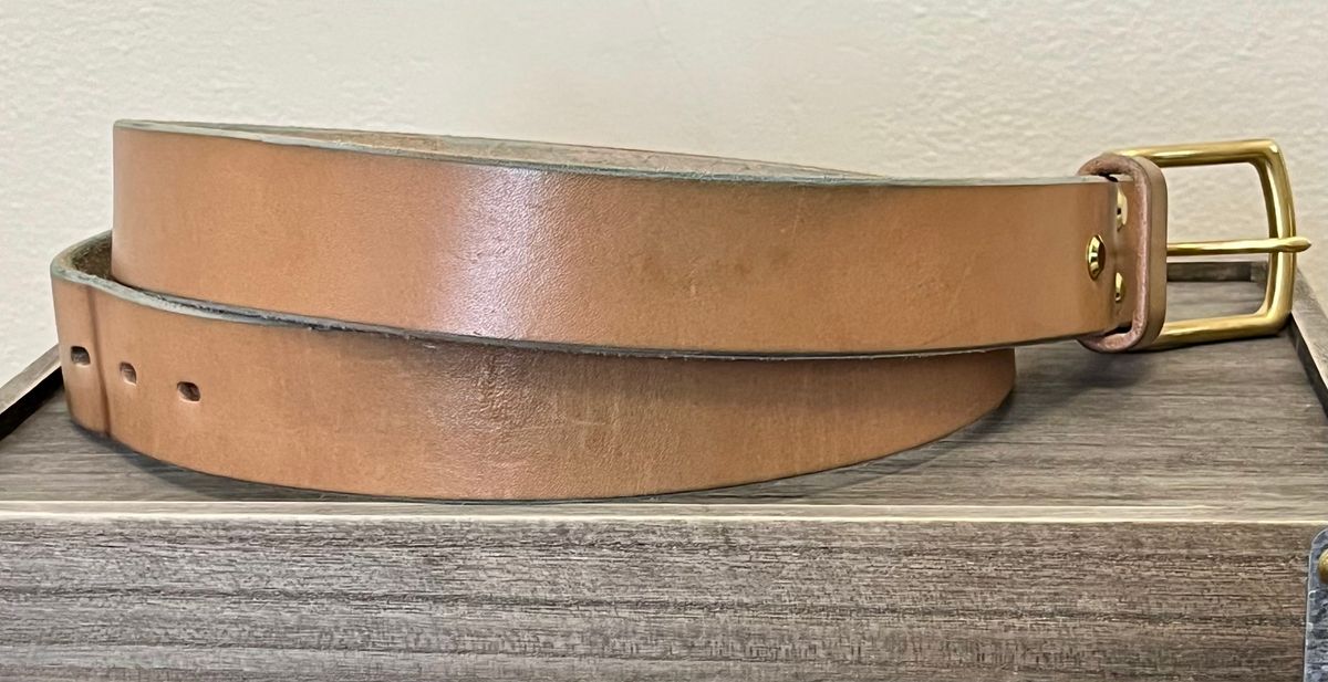 Photo by Sody101 on January 3, 2026 of the Carmine Jack Leather Shipyard Belt in J&FJ Baker Natural Oak Bark Tanned Harness.