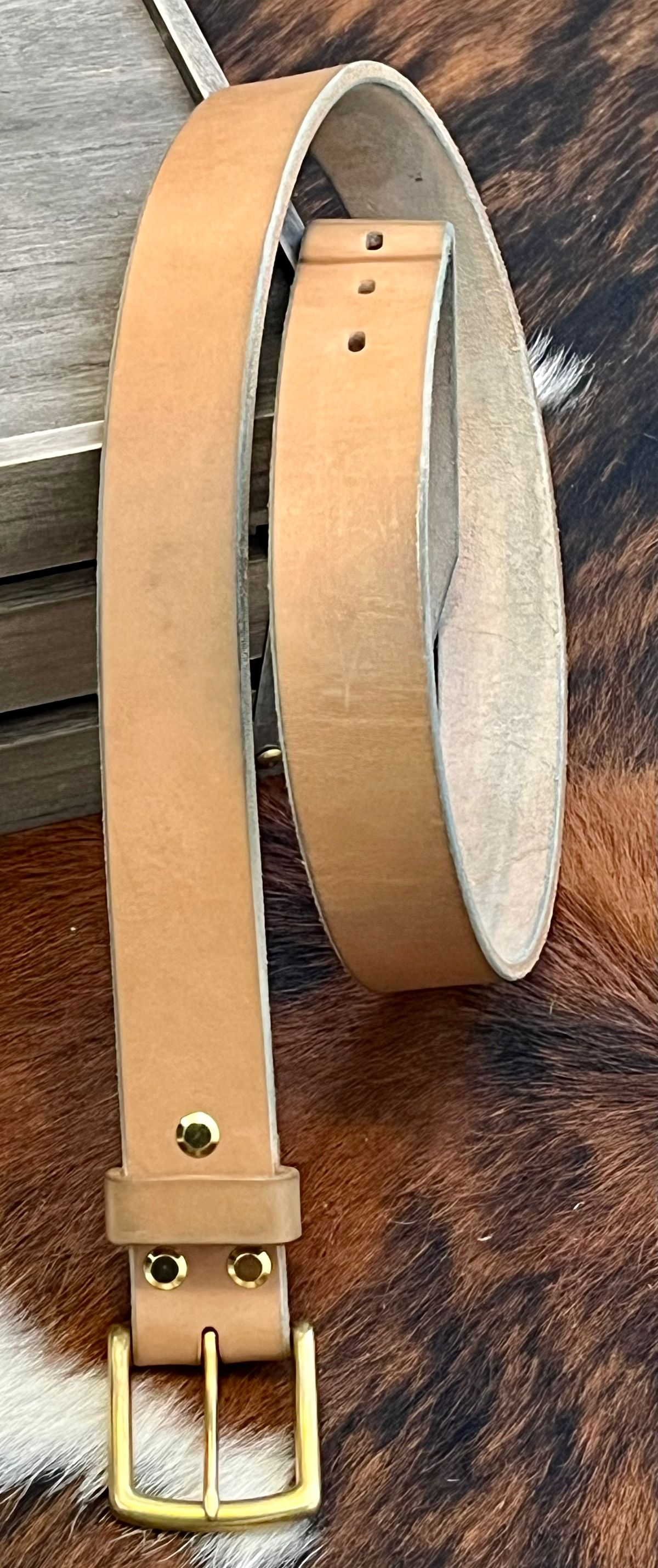 Photo by Sody101 on January 3, 2026 of the Carmine Jack Leather Shipyard Belt in J&FJ Baker Natural Oak Bark Tanned Harness.
