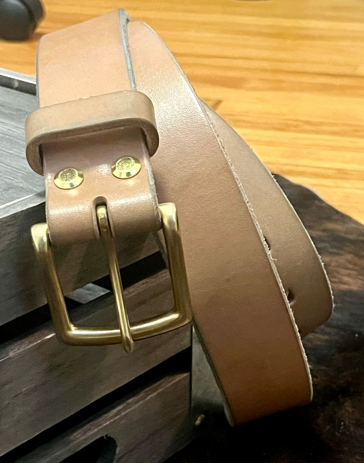 Photo by Sody101 on January 3, 2026 of the Carmine Jack Leather Shipyard Belt in J&FJ Baker Natural Oak Bark Tanned Harness.