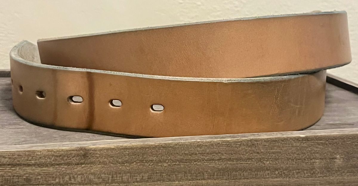 Photo by Sody101 on January 3, 2026 of the Carmine Jack Leather Shipyard Belt in J&FJ Baker Natural Oak Bark Tanned Harness.