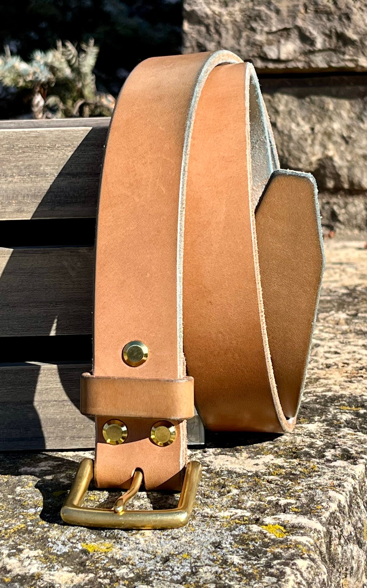 Photo by Sody101 on April 5, 2026 of the Carmine Jack Leather Shipyard Belt in J&FJ Baker Natural Oak Bark Tanned Harness.