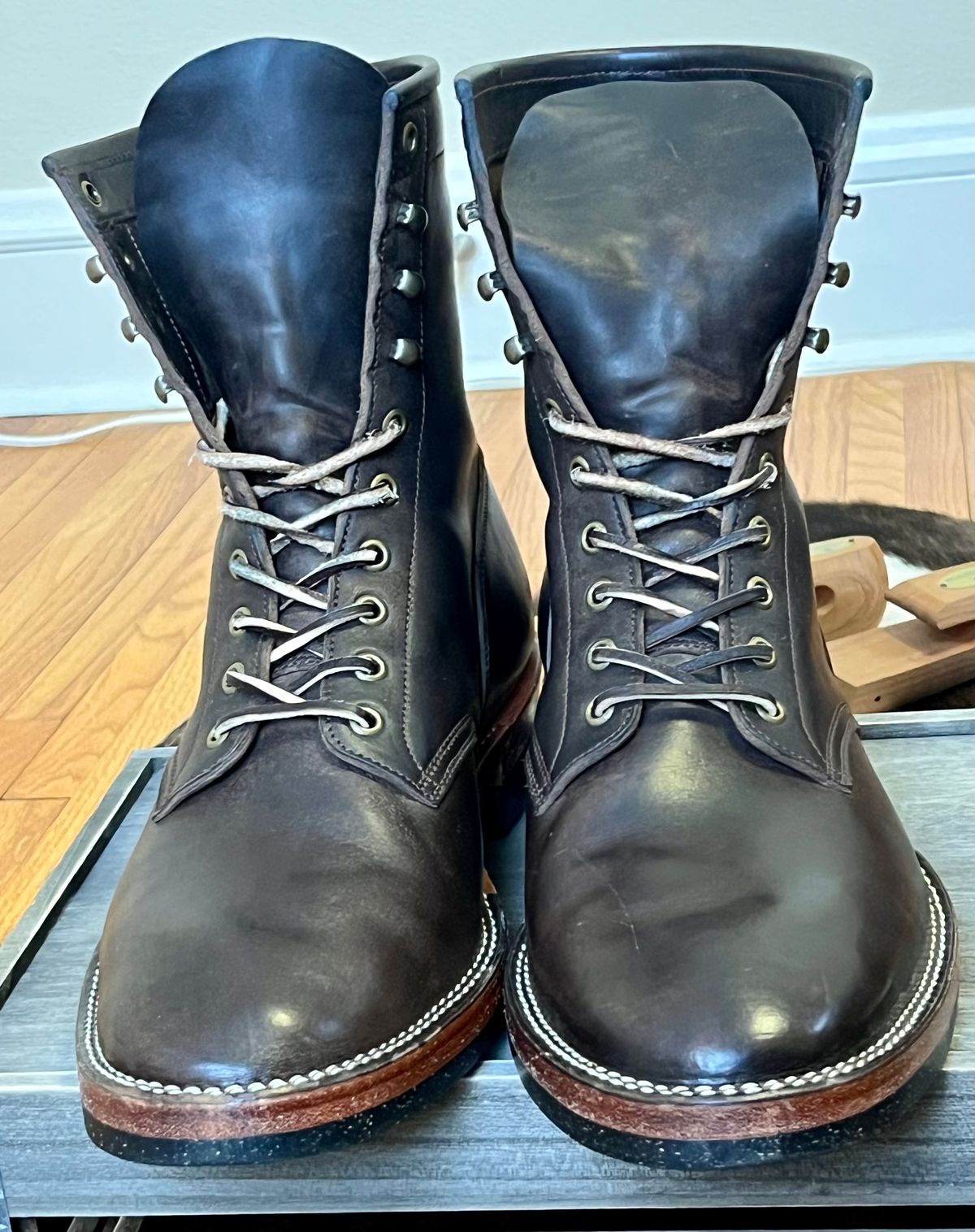 Photo by Sody101 on November 30, 2025 of the Onderhoud SVC02 Packer Boot in Maryam 1071 Rovescio Sego Horsebutt.