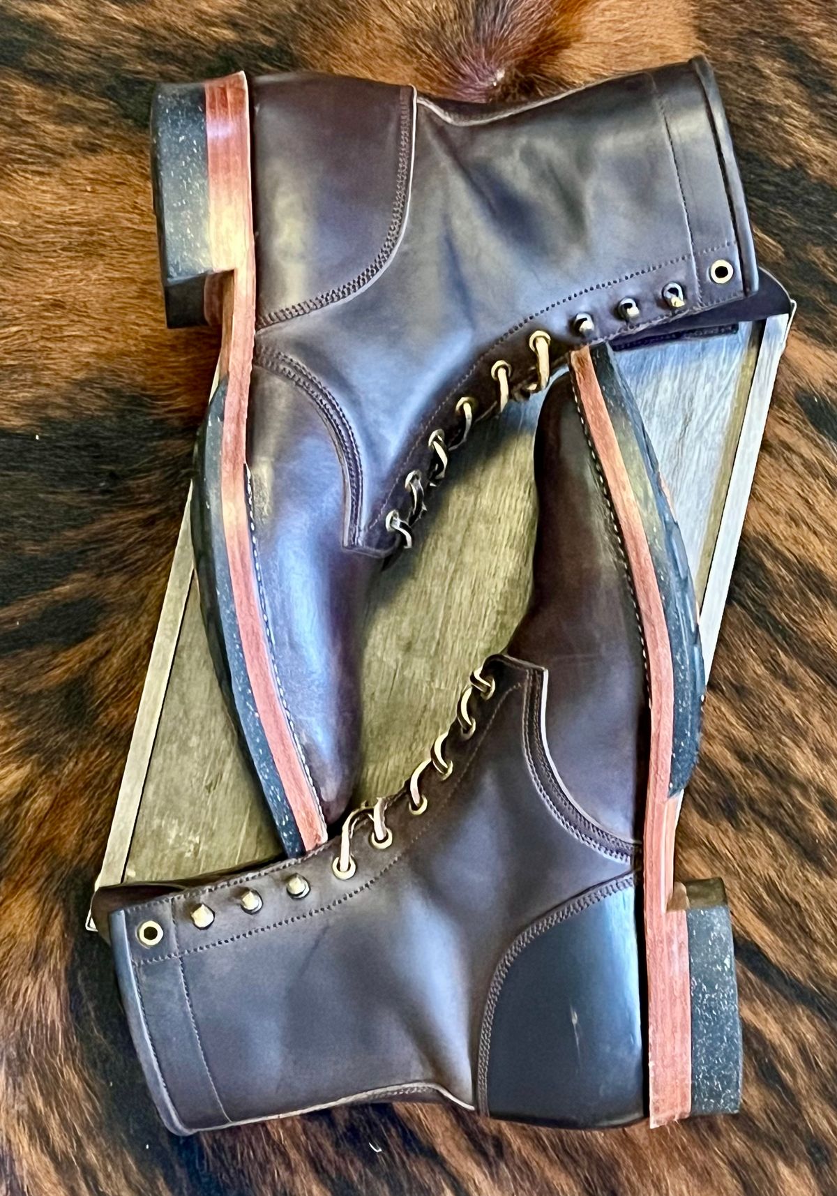 Photo by Sody101 on November 30, 2025 of the Onderhoud SVC02 Packer Boot in Maryam 1071 Rovescio Sego Horsebutt.