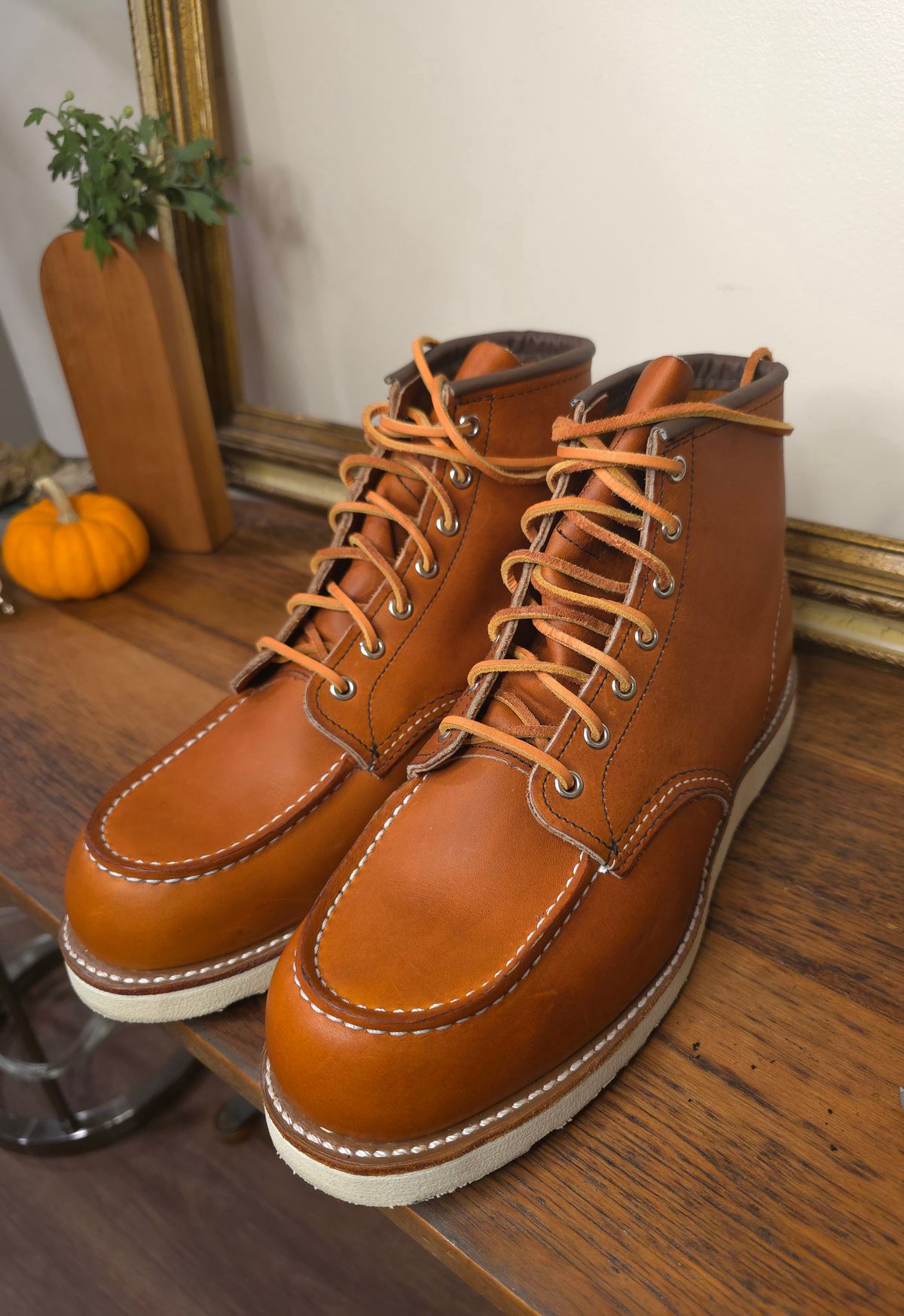 Photo by TheRedWingerDinger on September 30, 2025 of the Red Wing 875 in S.B. Foot Oro Legacy.