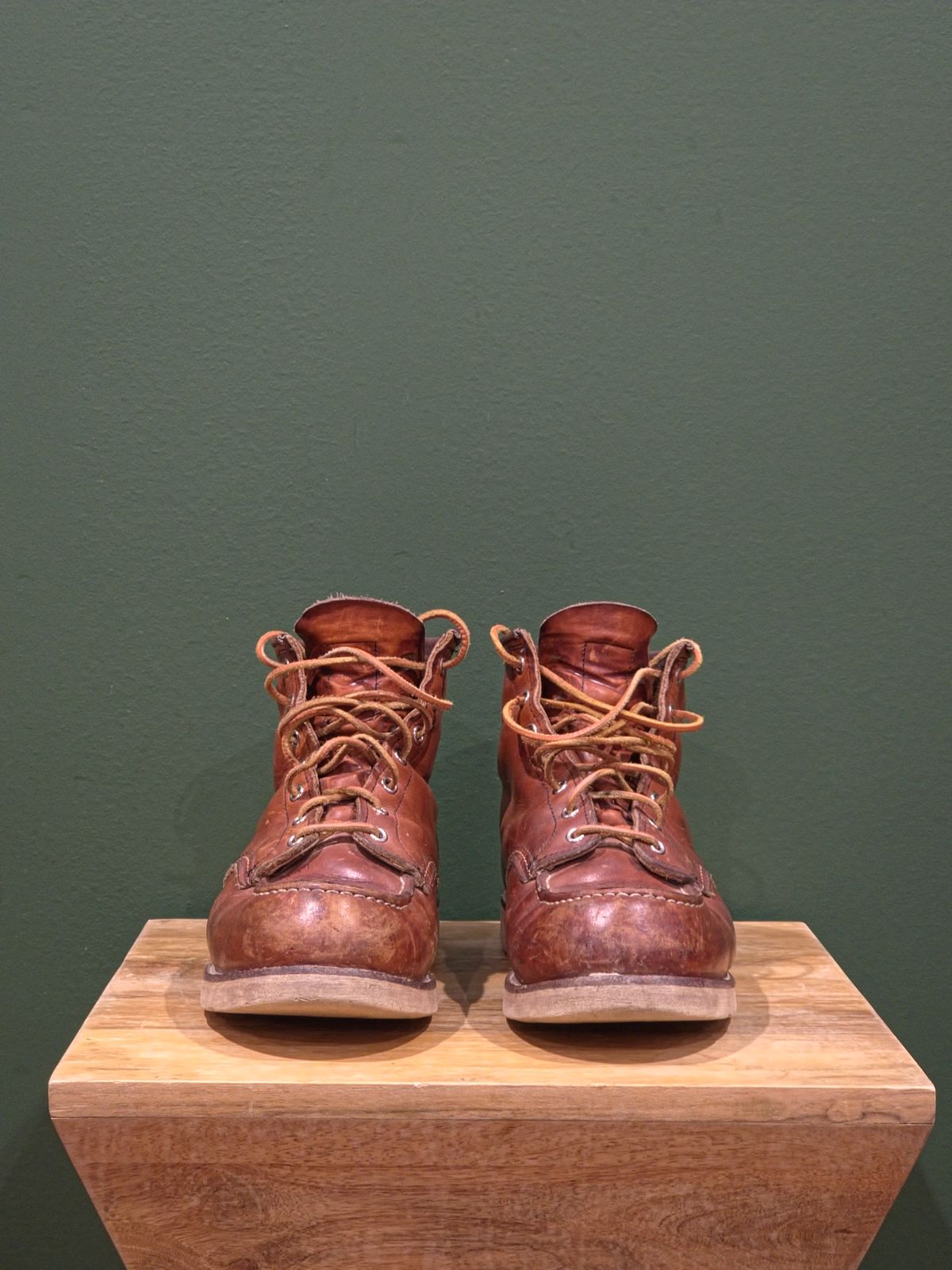 Photo by TheRedWingerDinger on March 5, 2026 of the Red Wing 875 in S.B. Foot Oro Legacy.