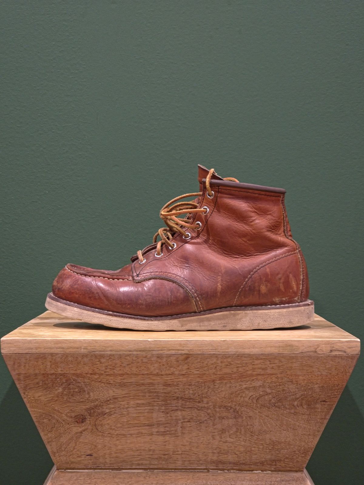 Photo by TheRedWingerDinger on March 5, 2026 of the Red Wing 875 in S.B. Foot Oro Legacy.