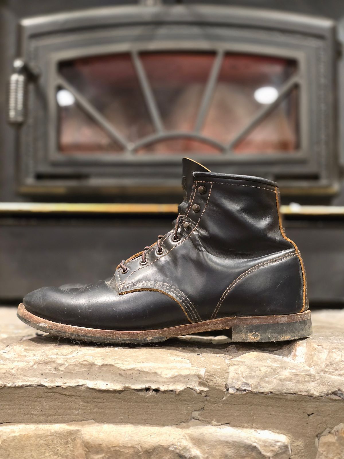 Photo by TheRedWingerDinger on January 4, 2026 of the Red Wing Beckman Flatbox in S.B. Foot Black Klondike.