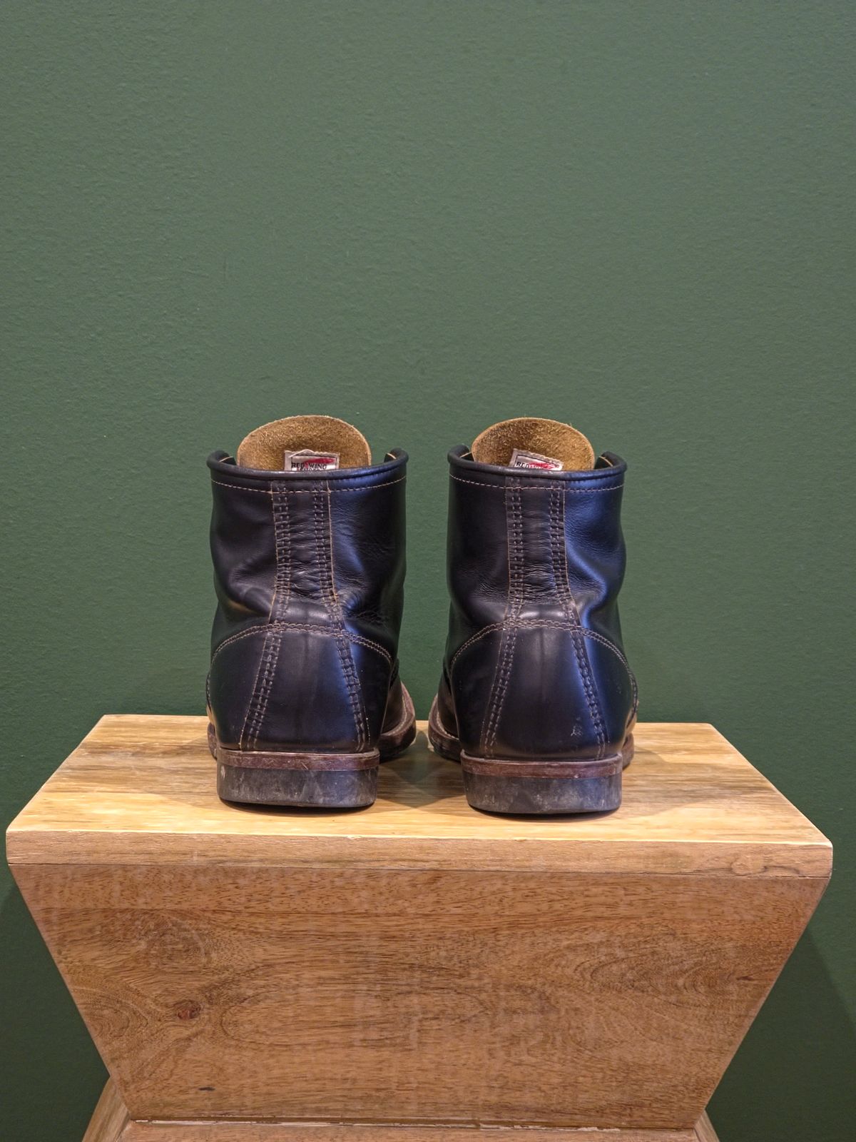 Photo by TheRedWingerDinger on March 5, 2026 of the Red Wing Beckman Flatbox in S.B. Foot Black Klondike.