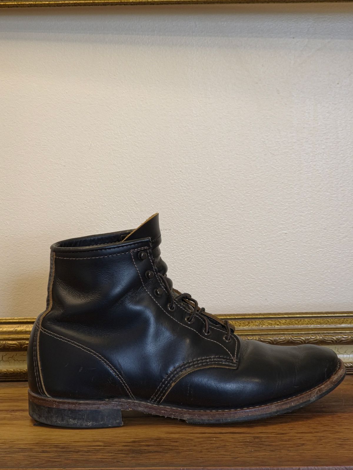 Photo by TheRedWingerDinger on April 5, 2026 of the Red Wing Beckman Flatbox in S.B. Foot Black Klondike.