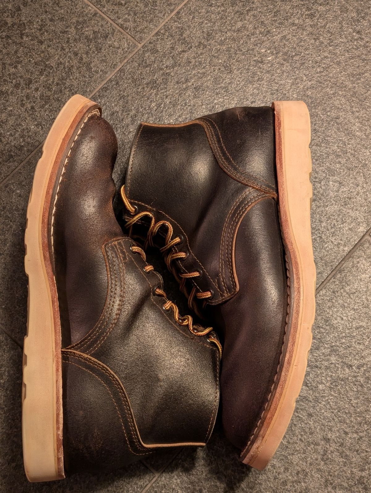 Photo by JY on January 5, 2025 of the Nicks MTO in Horween Brown Waxed Flesh.