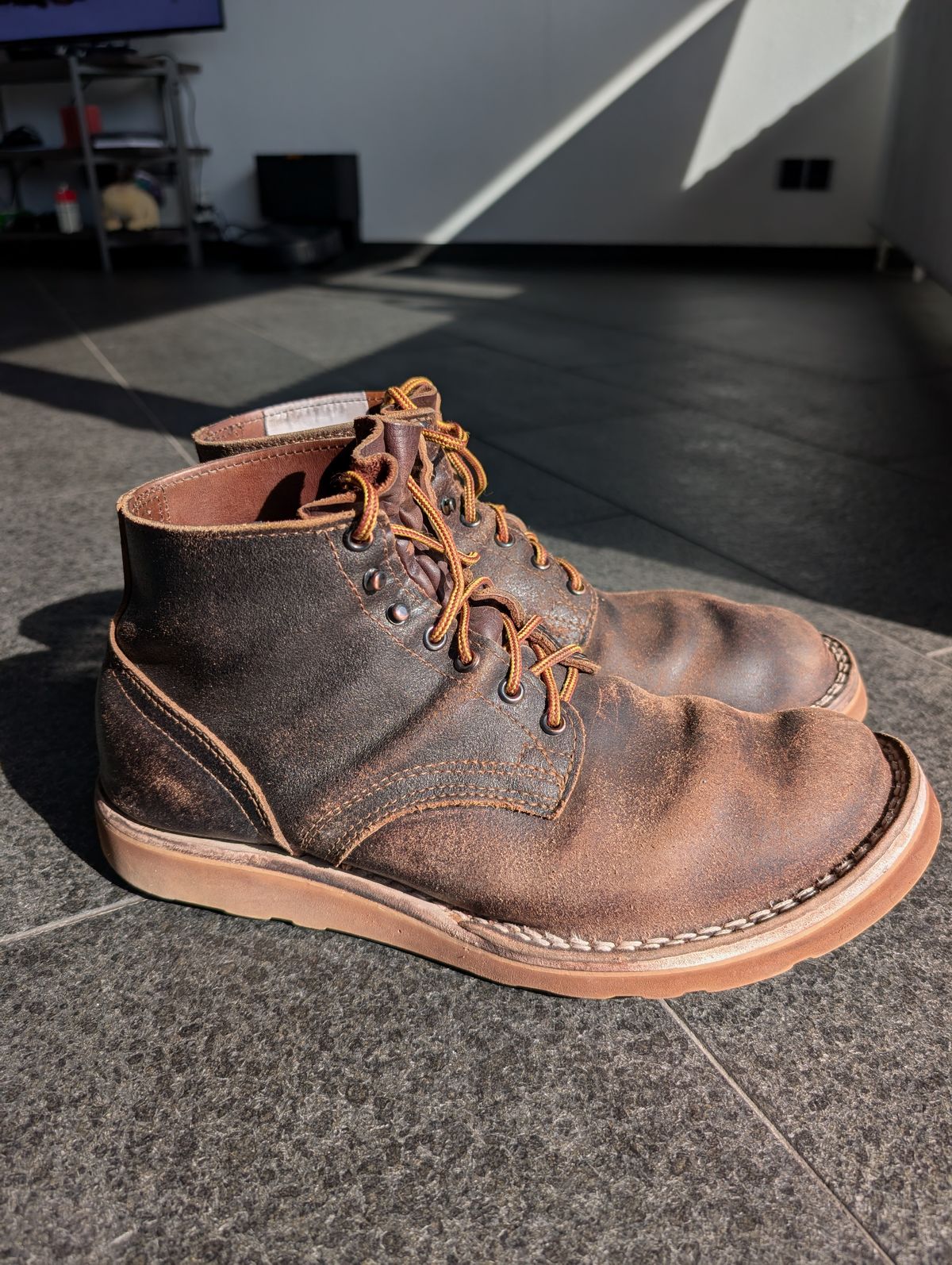 Photo by JY on March 3, 2025 of the Nicks MTO in Horween Brown Waxed Flesh.