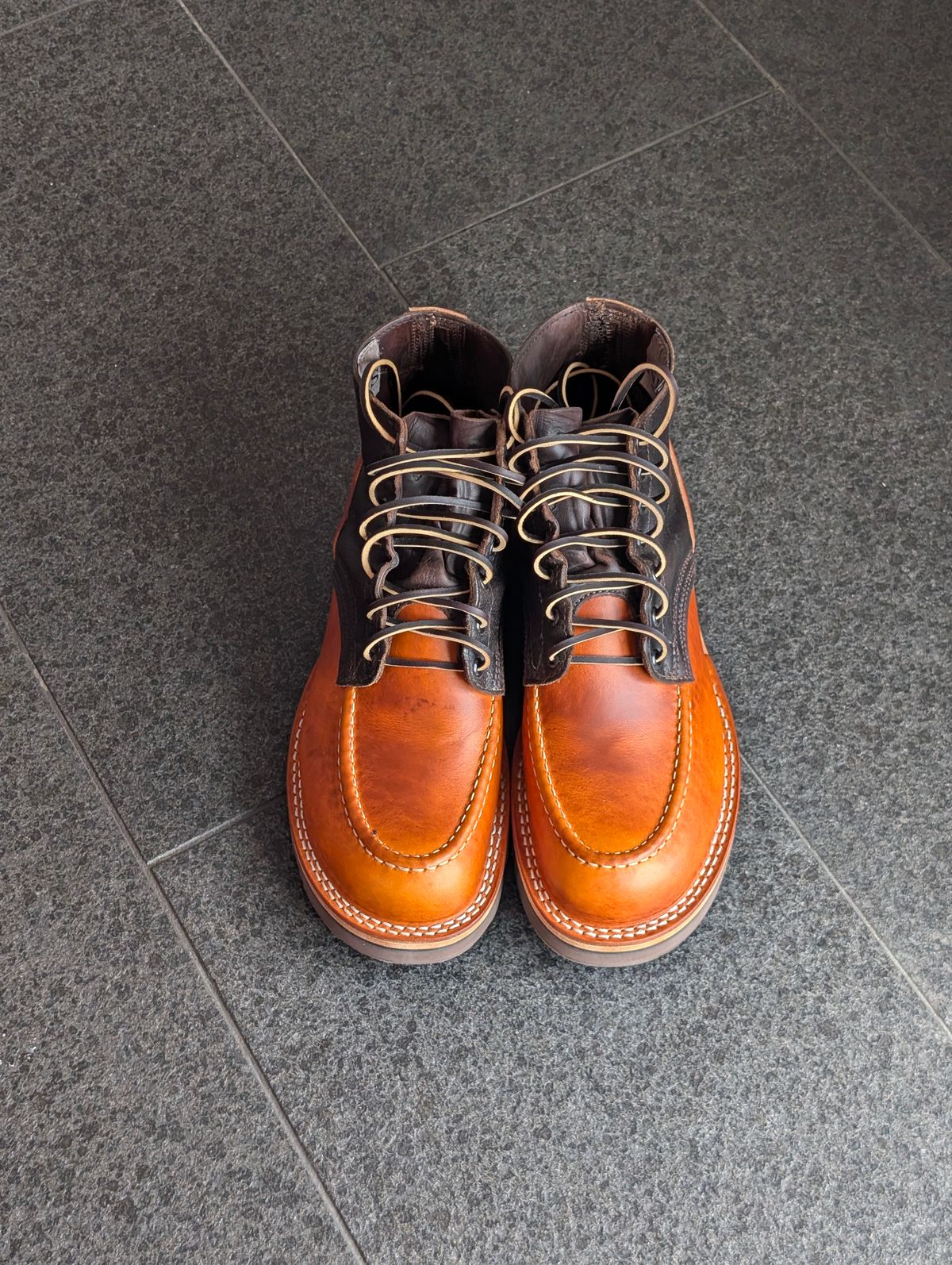 Photo by JY on May 7, 2026 of the Nicks MTO in Horween Brown Waxed Flesh & Wickett & Craig Tobacco Double Stuff.