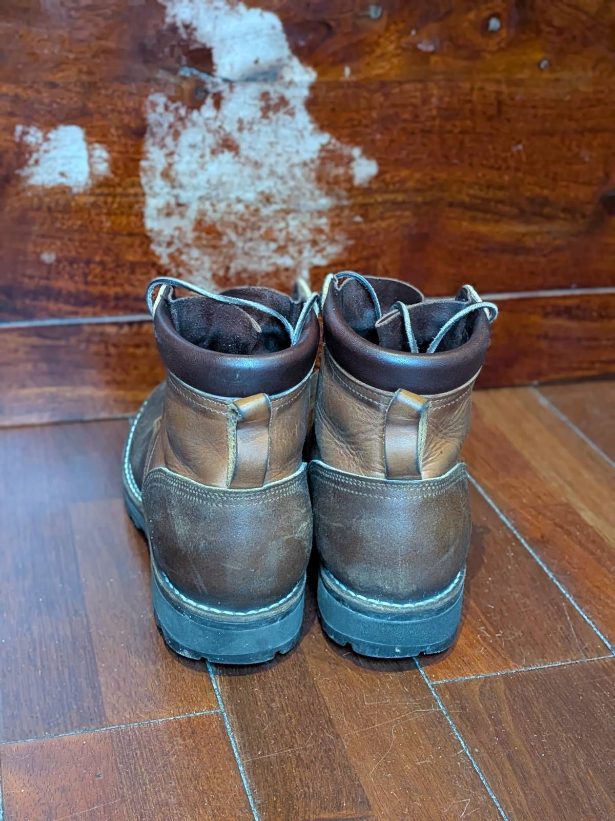 Photo by JY on December 5, 2025 of the Nicks MTO in Spokane Honey & Spokane Honey Waxed Flesh.