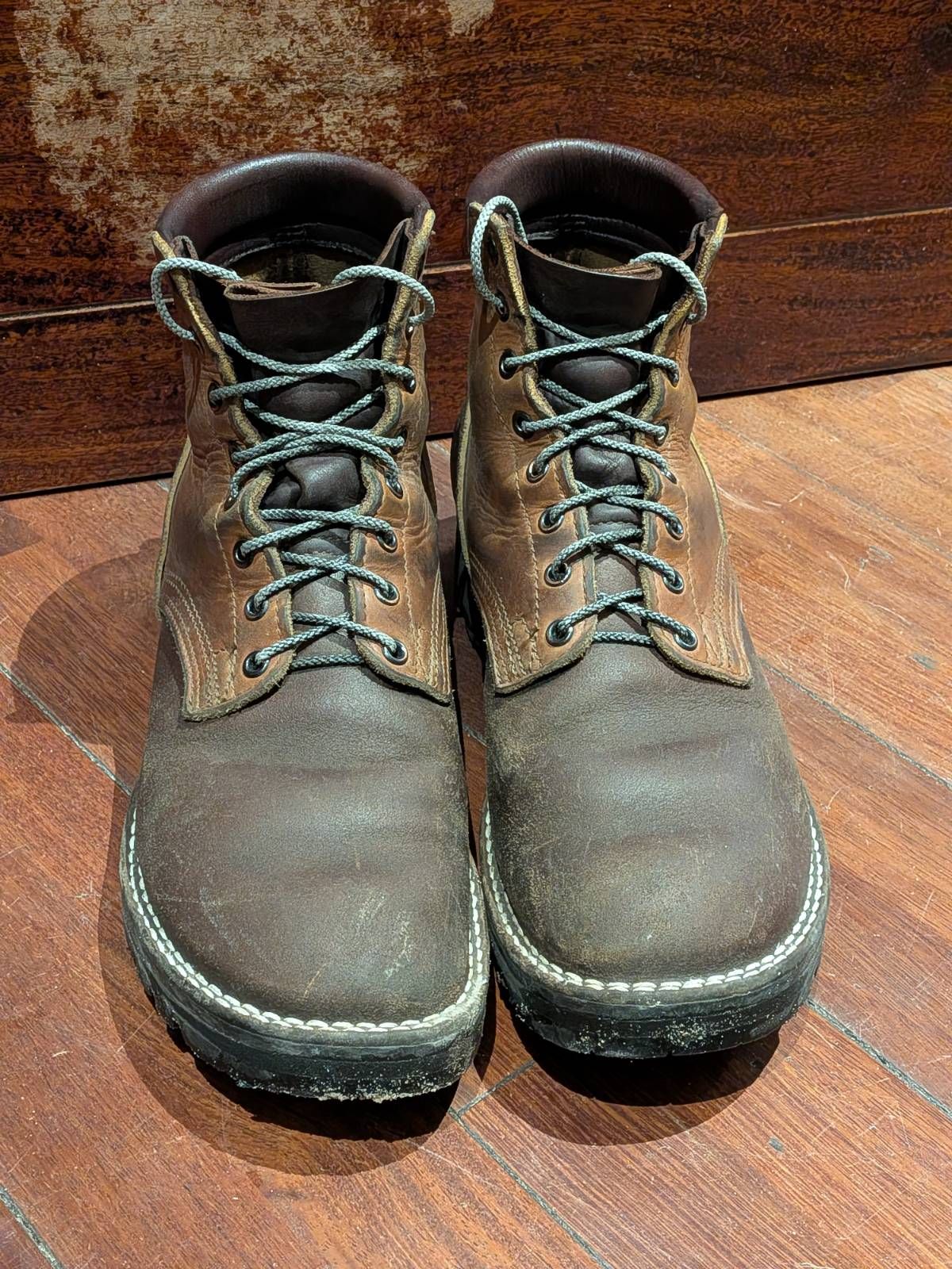 Photo by JY on January 4, 2026 of the Nicks MTO in Spokane Honey & Spokane Honey Waxed Flesh.