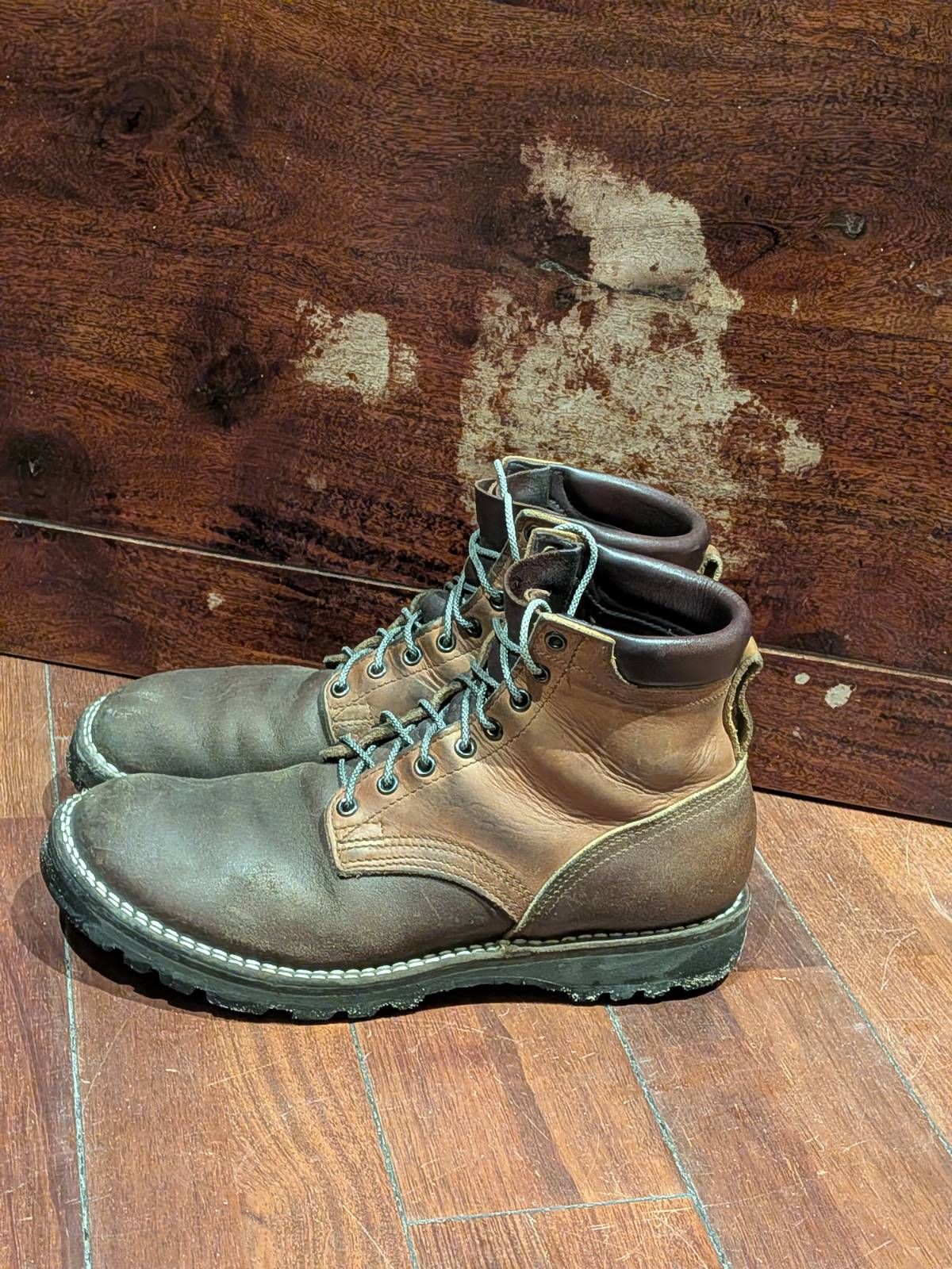 Photo by JY on January 4, 2026 of the Nicks MTO in Spokane Honey & Spokane Honey Waxed Flesh.