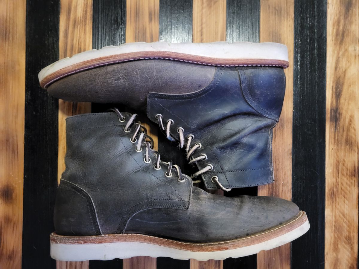 Photo by JY on October 10, 2024 of the Oak Street Bootmakers Field Boot in Charcoal Teton Stag.