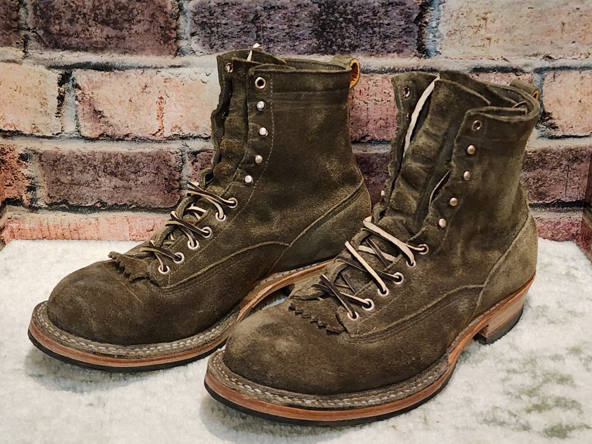 Photo by Randomlurker541 on November 4, 2025 of the White's 355 Cutter in Army Green Desert Oasis.