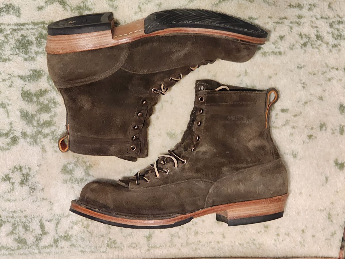 Photo by Randomlurker541 on November 4, 2025 of the White's 355 Cutter in Army Green Desert Oasis.