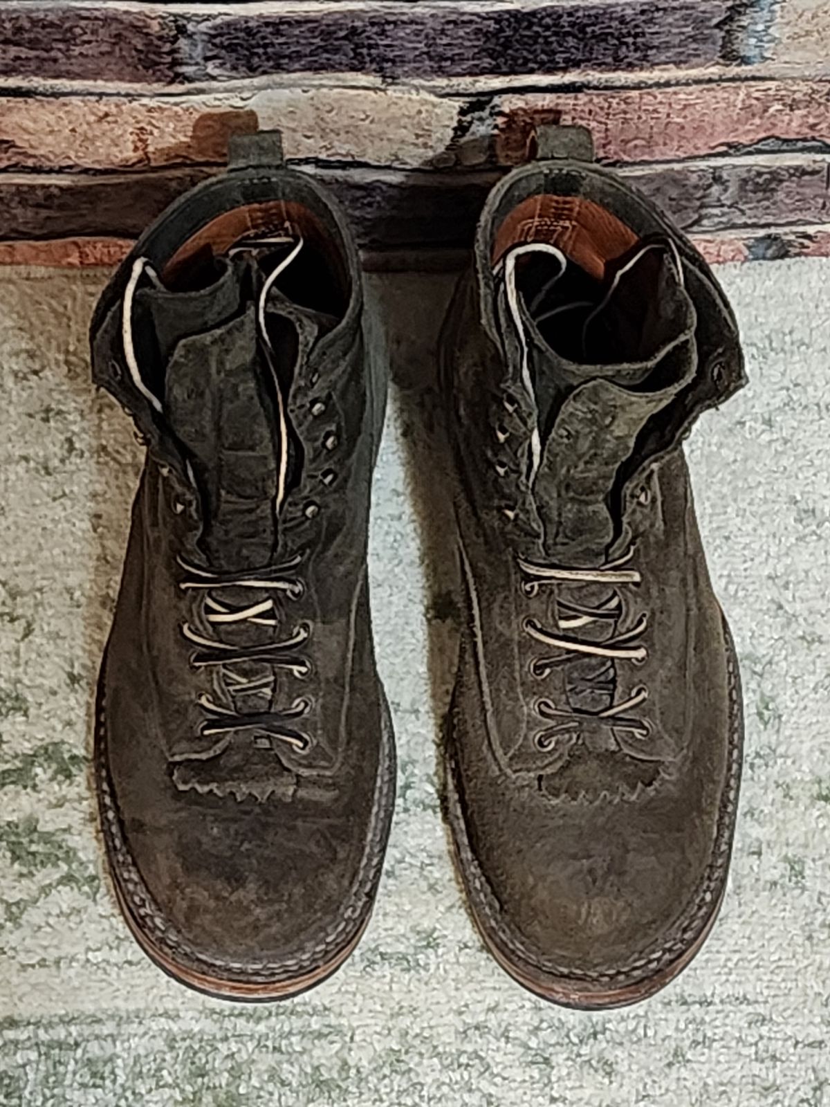 Photo by Randomlurker541 on December 6, 2025 of the White's 355 Cutter in Army Green Desert Oasis.