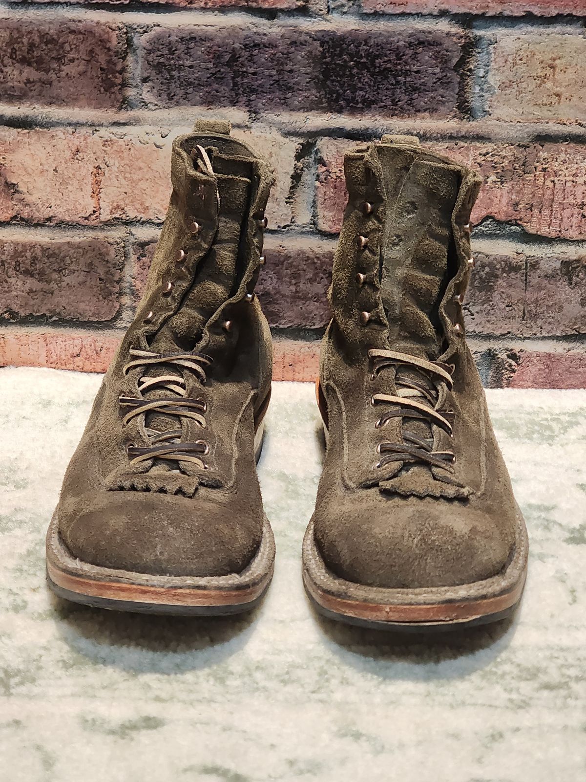 Photo by Randomlurker541 on January 6, 2026 of the White's 355 Cutter in Army Green Desert Oasis.