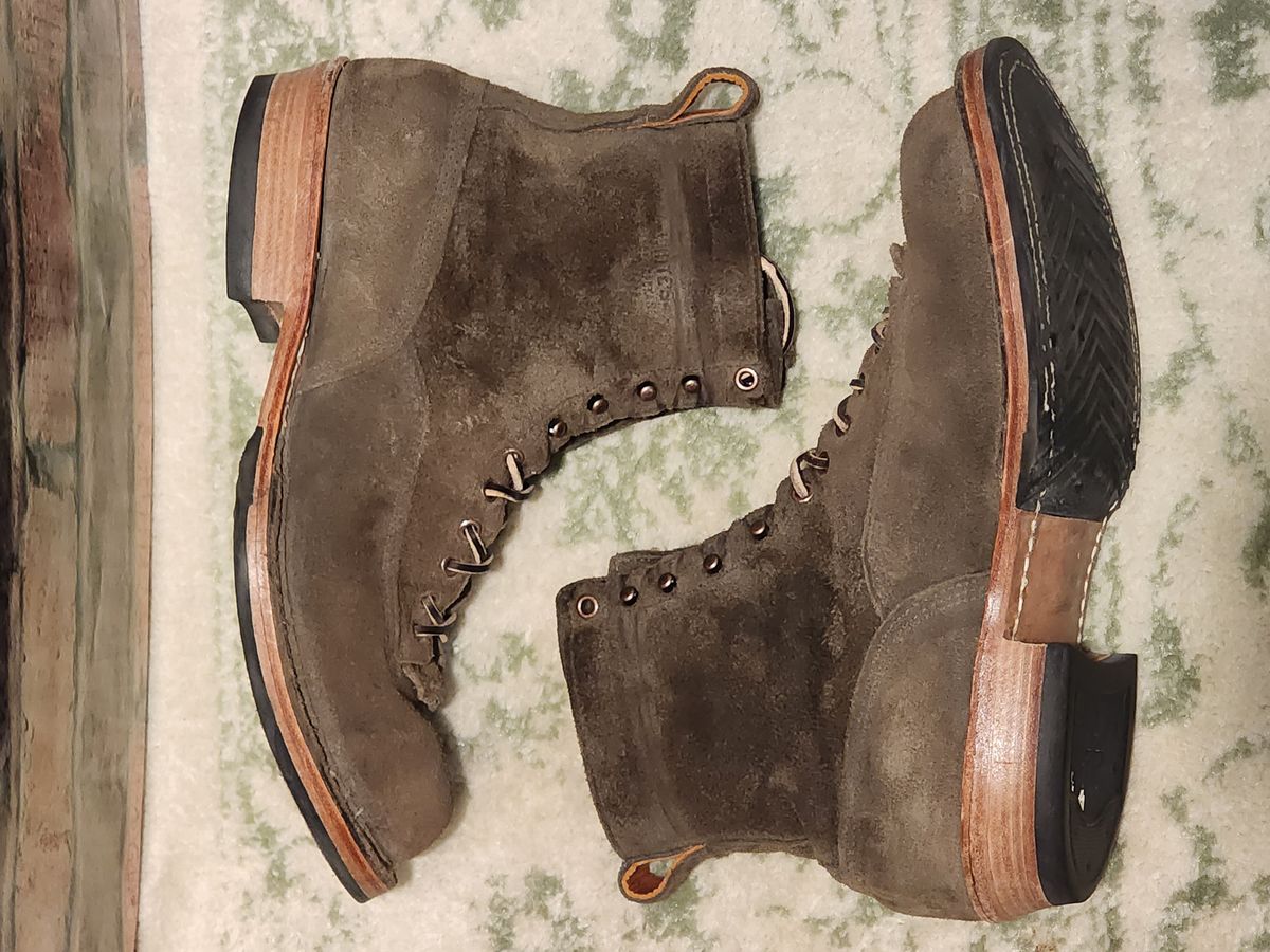 Photo by Randomlurker541 on January 6, 2026 of the White's 355 Cutter in Army Green Desert Oasis.