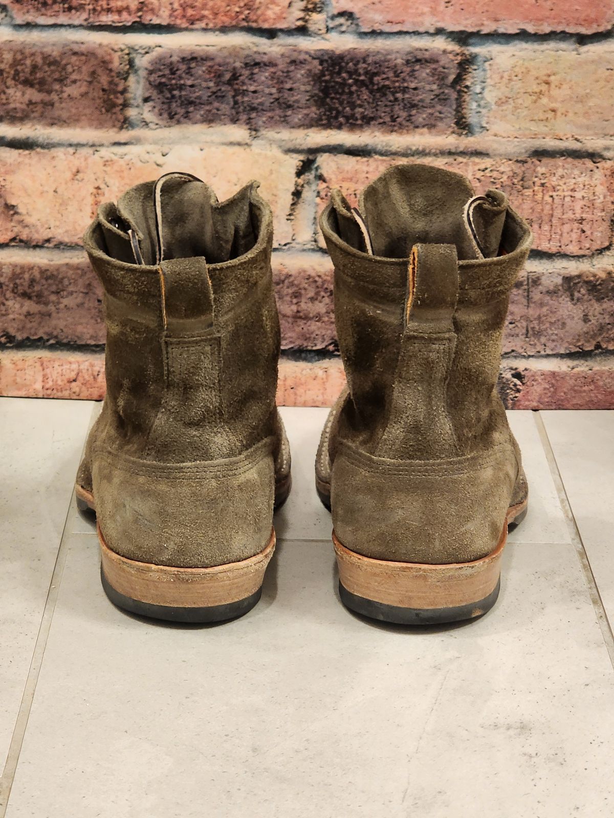 Photo by Randomlurker541 on February 6, 2026 of the White's 355 Cutter in Army Green Desert Oasis.