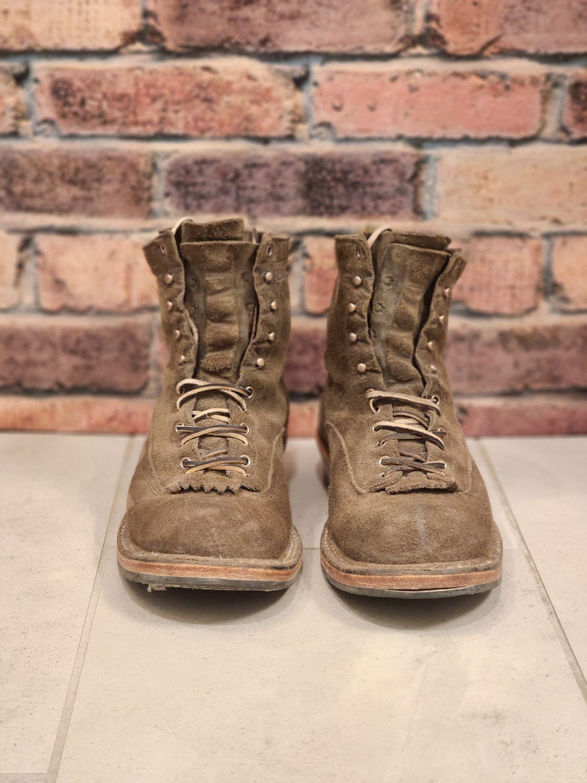 Photo by Randomlurker541 on February 6, 2026 of the White's 355 Cutter in Army Green Desert Oasis.