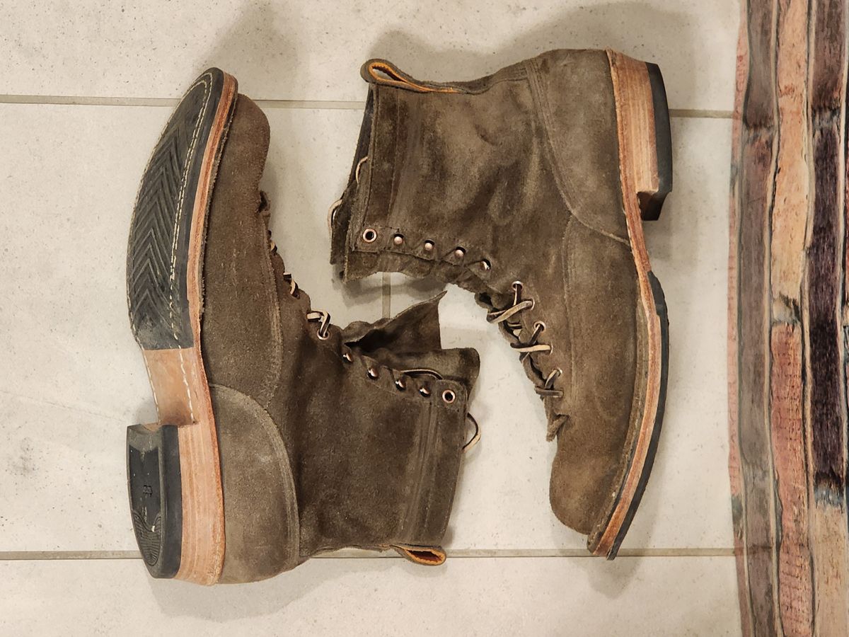 Photo by Randomlurker541 on February 6, 2026 of the White's 355 Cutter in Army Green Desert Oasis.