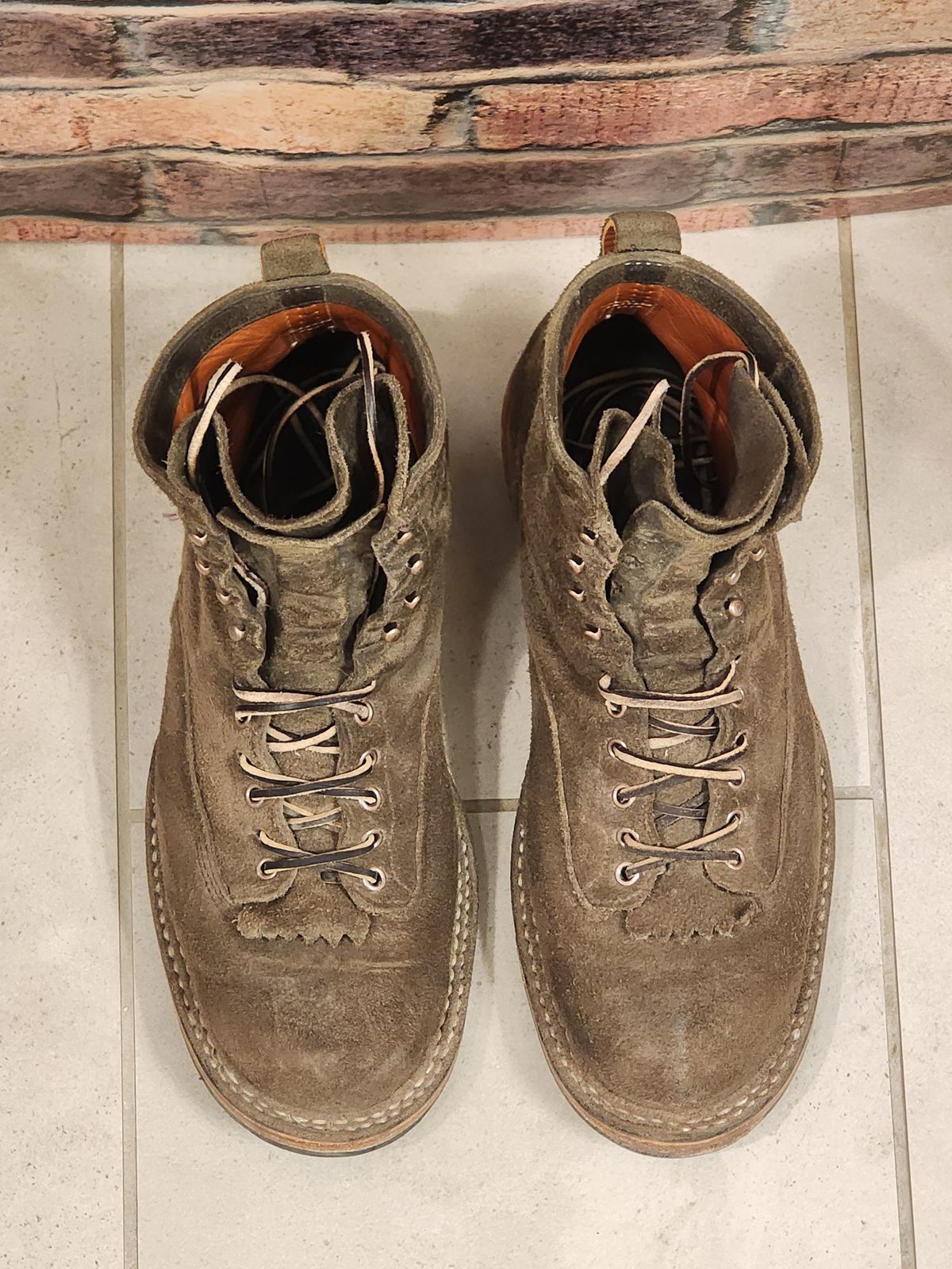 Photo by Randomlurker541 on February 6, 2026 of the White's 355 Cutter in Army Green Desert Oasis.