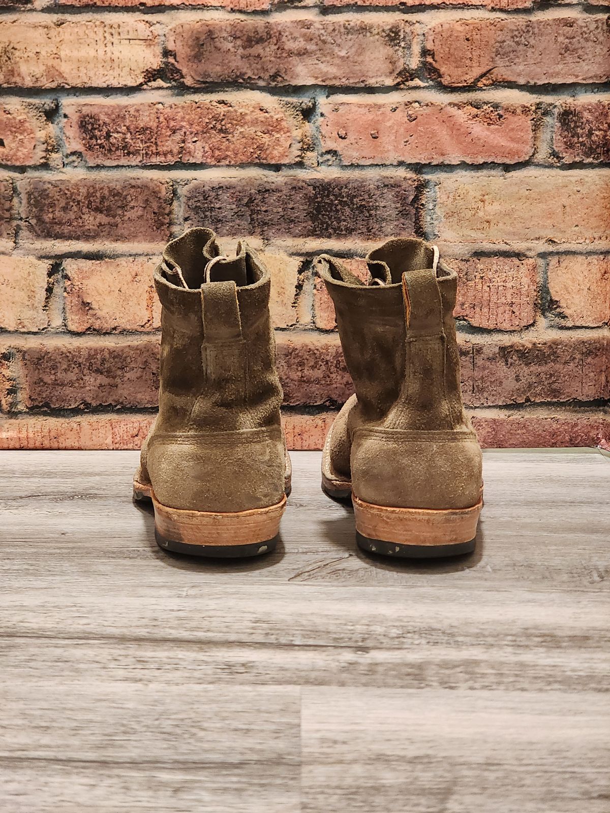 Photo by Randomlurker541 on April 6, 2026 of the White's 355 Cutter in Army Green Desert Oasis.