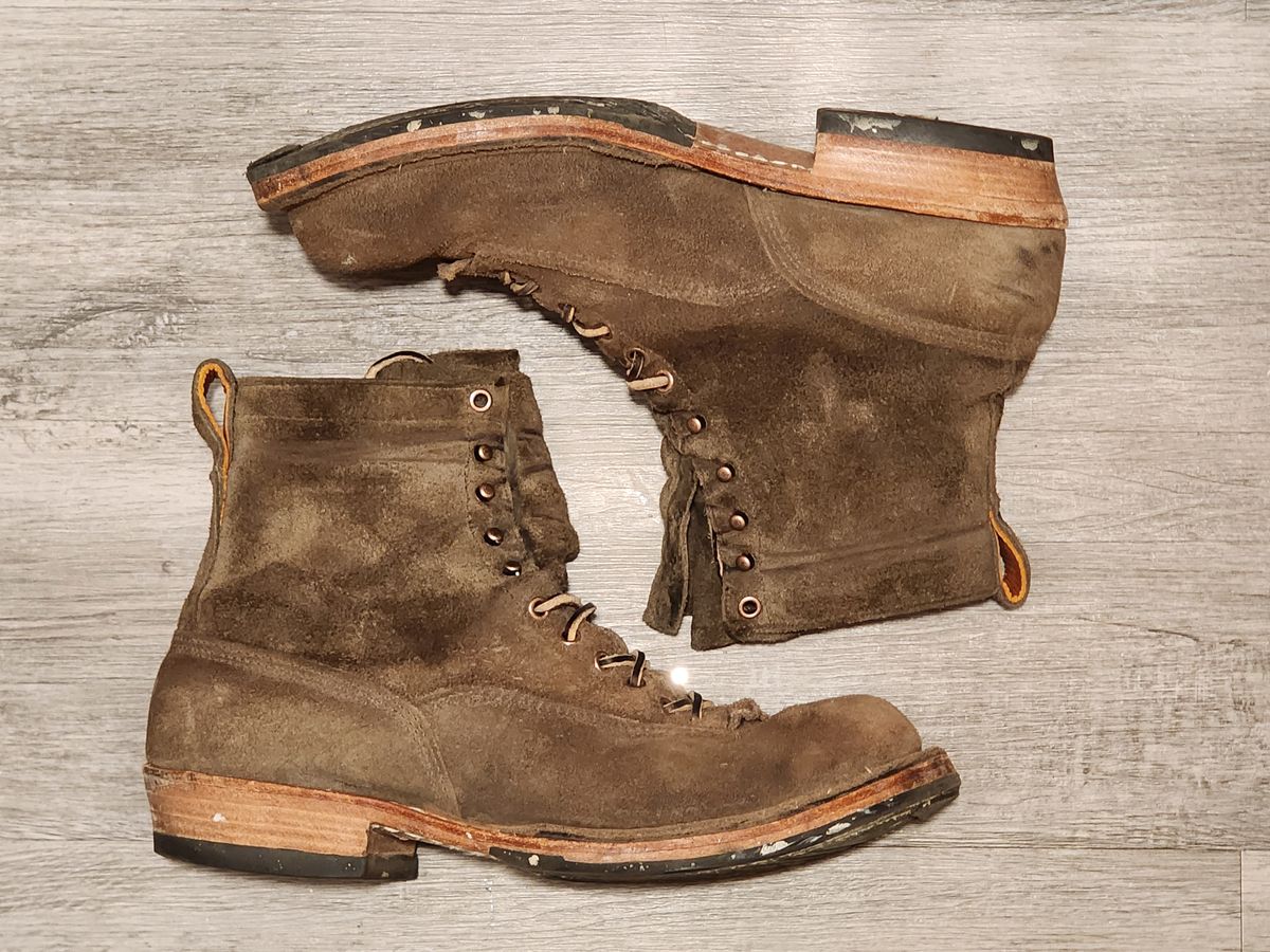 Photo by Randomlurker541 on April 6, 2026 of the White's 355 Cutter in Army Green Desert Oasis.