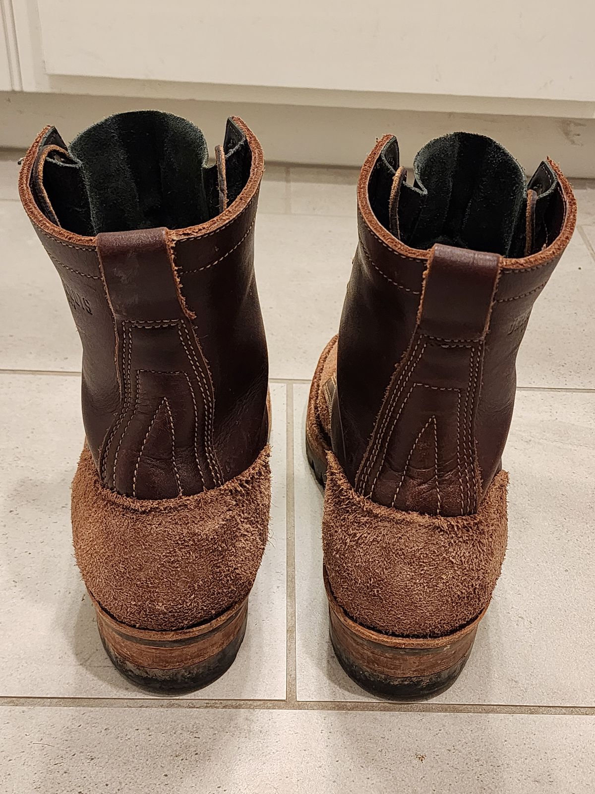 Photo by Randomlurker541 on March 6, 2025 of the Drew's Boots 8-Inch Logger in Brown Combo.