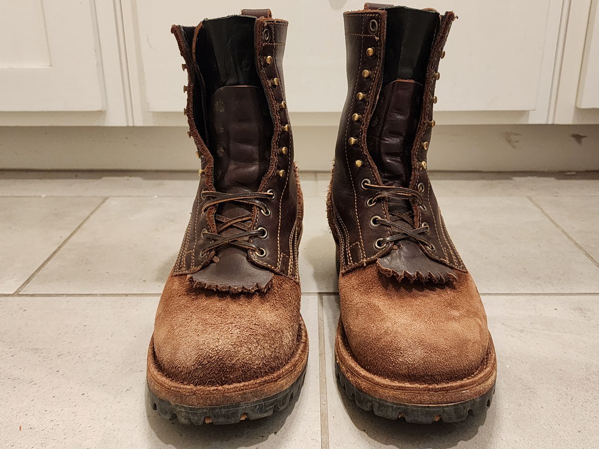 Photo by Randomlurker541 on April 4, 2025 of the Drew's Boots 8-Inch Logger in Brown Combo.