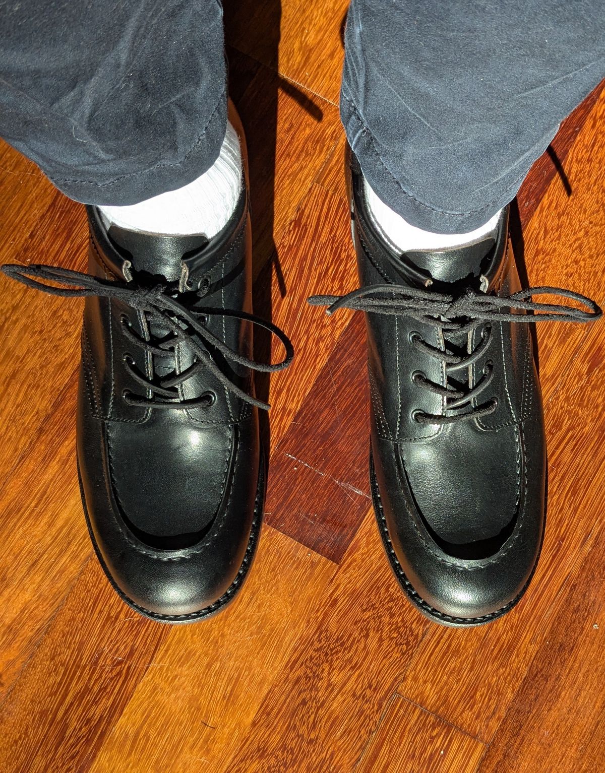 Photo by dante on October 1, 2025 of the Rolling Dub Trio Coupen Low Moc in Black Horse Front #1020.