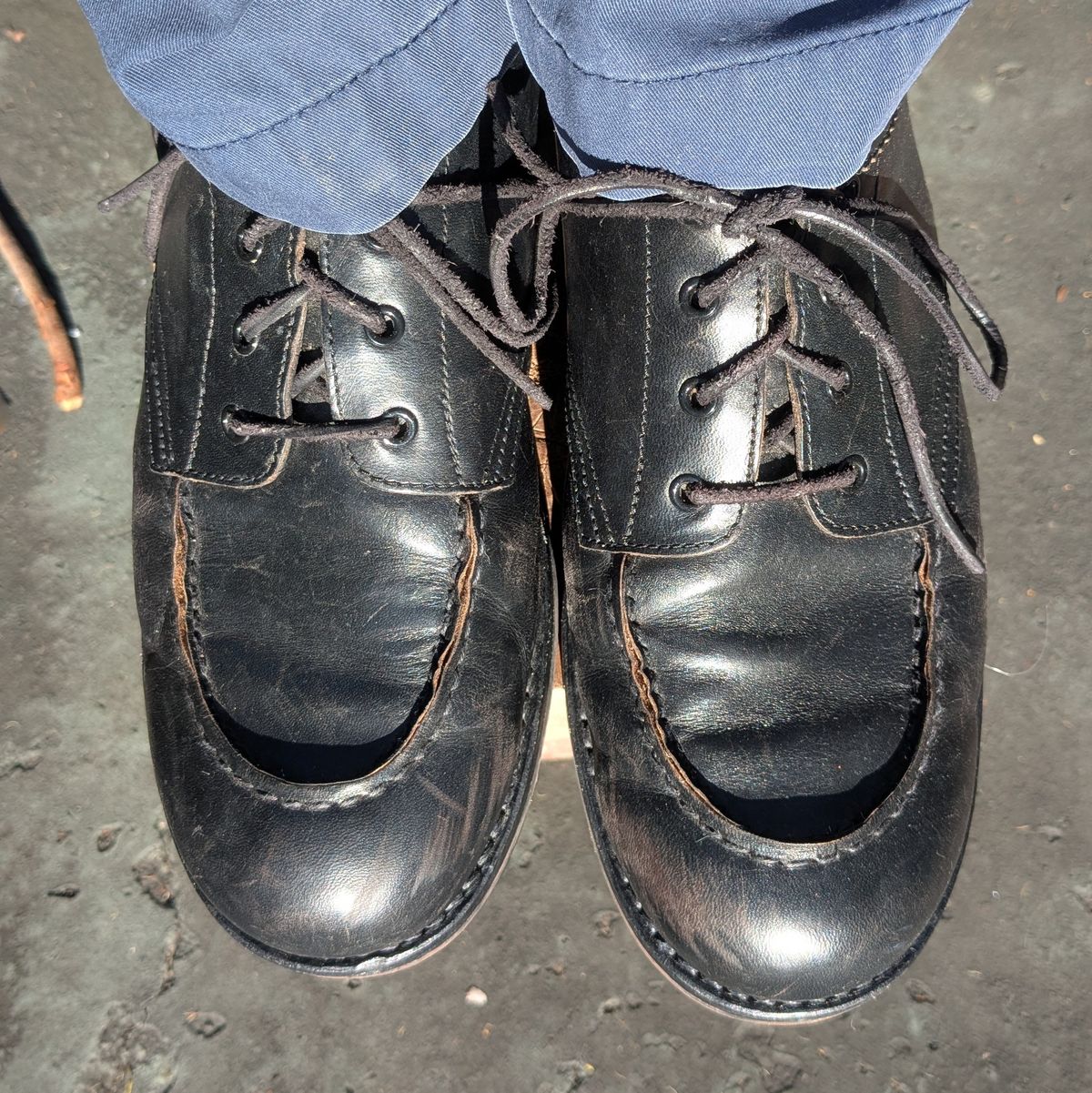 Photo by dante on November 5, 2025 of the Rolling Dub Trio Coupen Low Moc in Black Horse Front #1020.